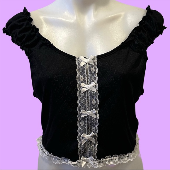 [ 2 FOR $25 ] NWOT PRETTY CROPPED TOP - Picture 2 of 7